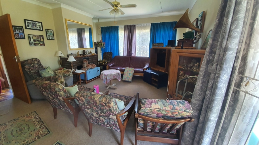 4 Bedroom Property for Sale in Fleurdal Free State